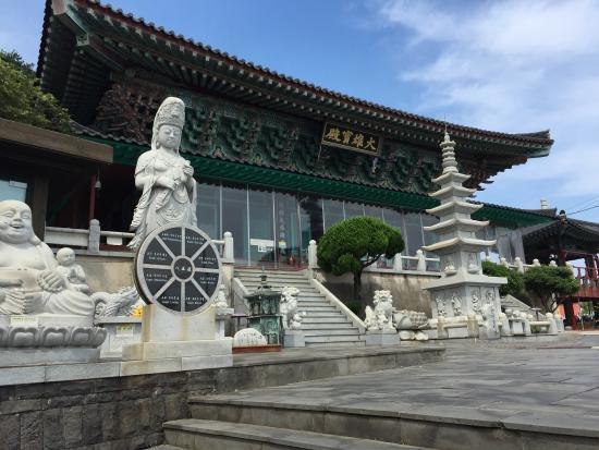 Sanbanggulsa Tapınağı